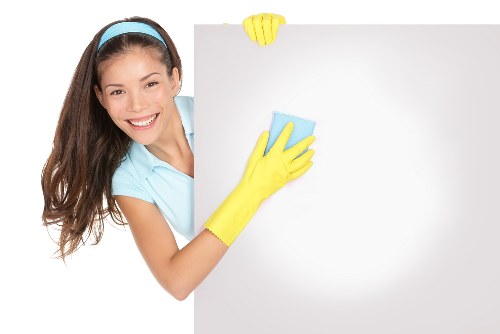 Bathroom deep cleaning in Pimlico removing limescale and grime